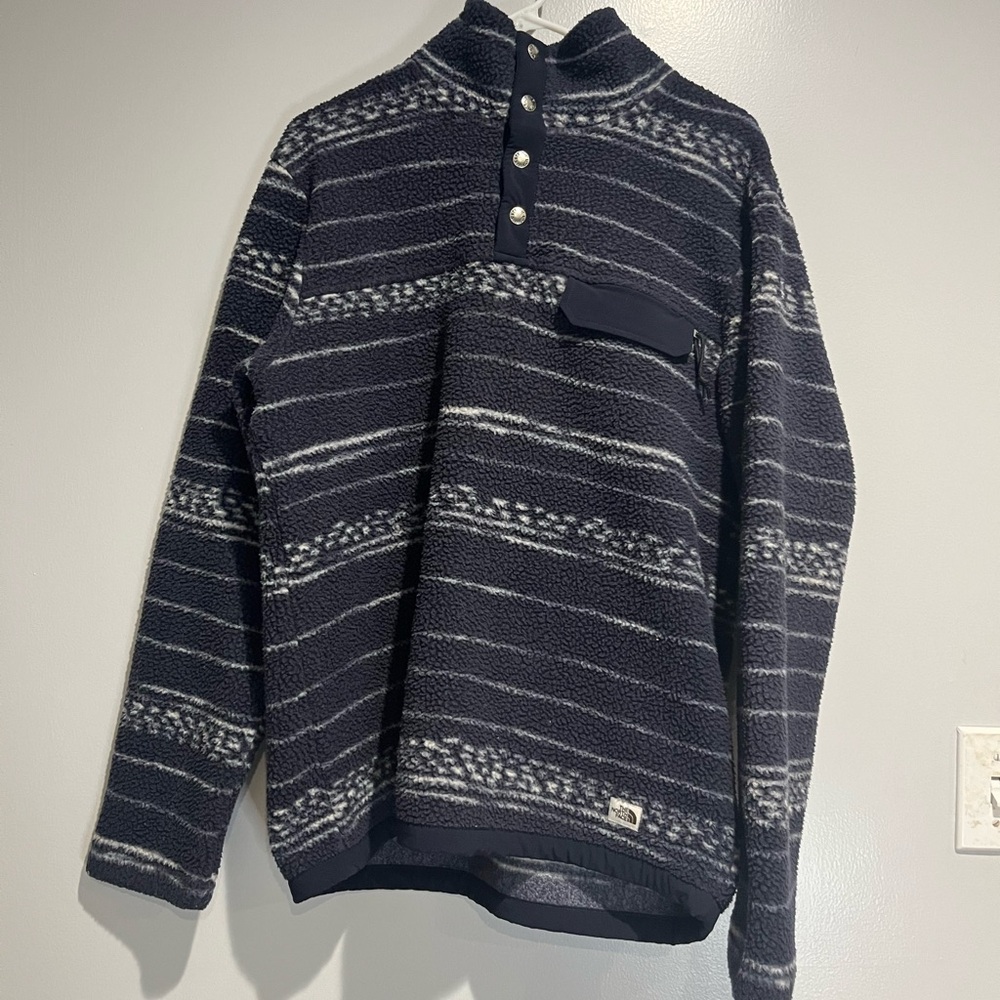 The North Face Men's Navy Blue and White Patterned Fleece Jacket